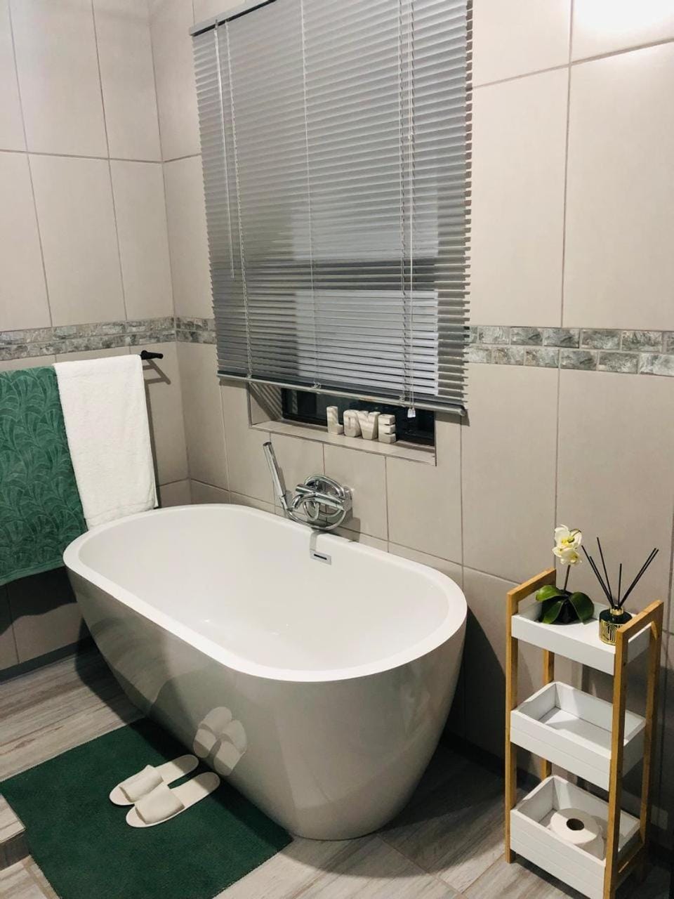 Bathroom, Bath, towels