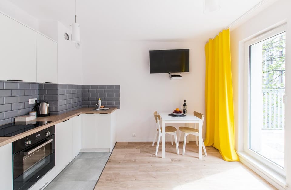 Yellow Apartment z Tarasem Apartment in Wroclaw