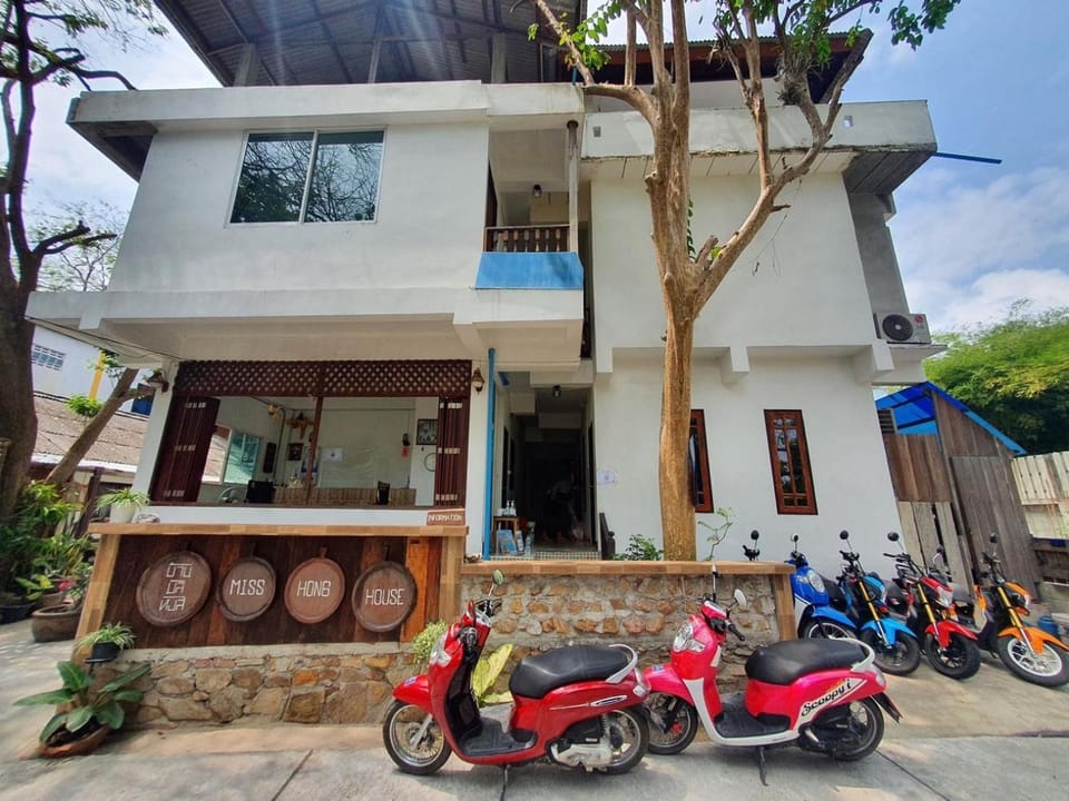 Property building, Facade/entrance
