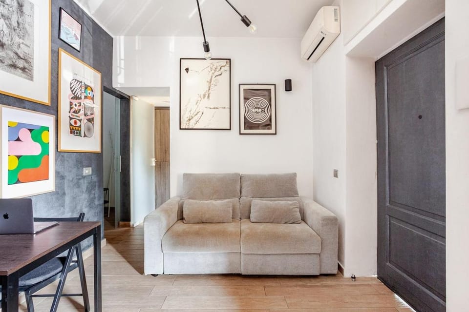 Living room, Seating area, air conditioner