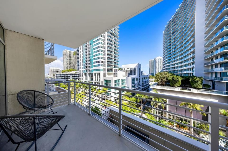 Midblock Midtown Miami 1B W Spa Pool Gym Apartment in Miami