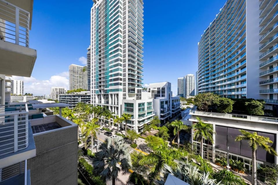 Midblock Midtown Miami 1B W Spa Pool Gym Apartment in Miami