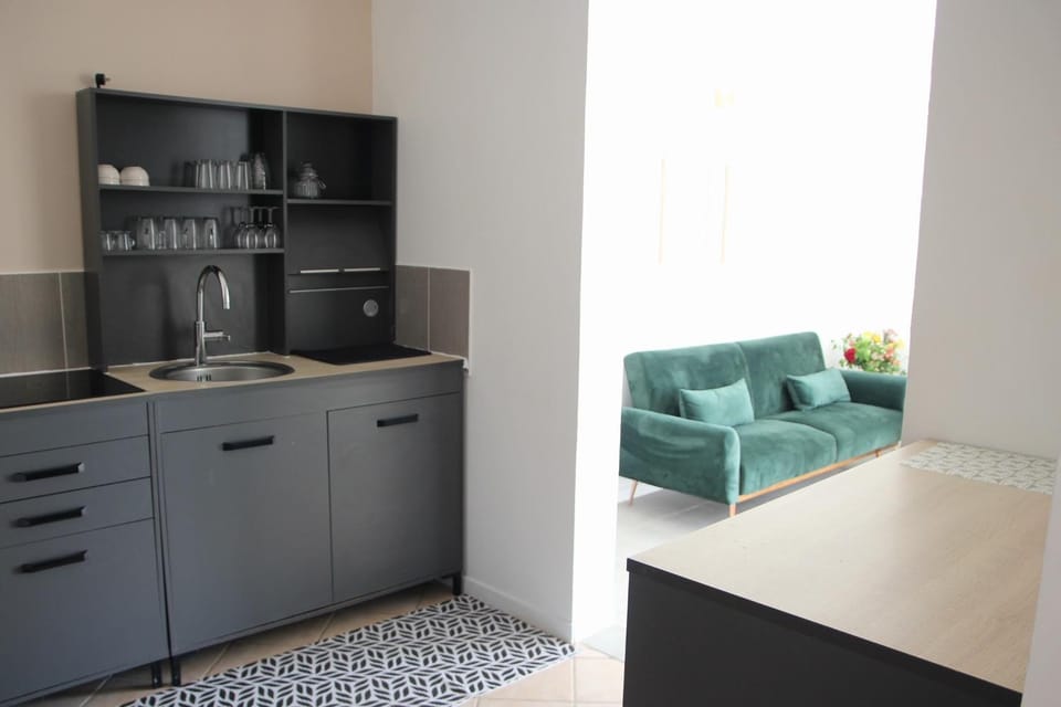 Kitchen or kitchenette, Living room