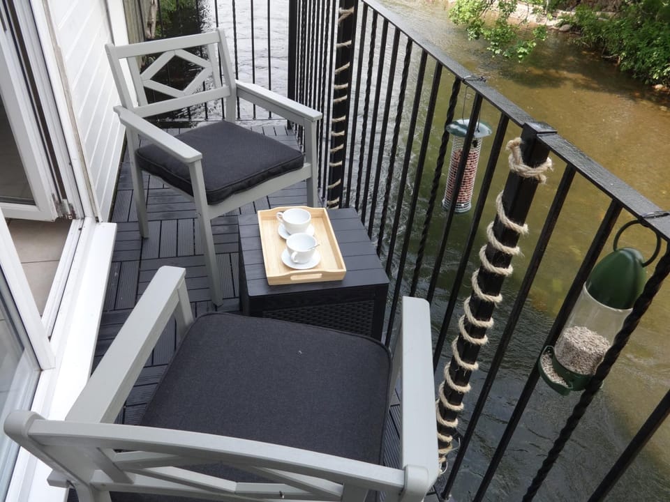 Riverbank Cottage River Ehan Double Balcony House in Copeland District
