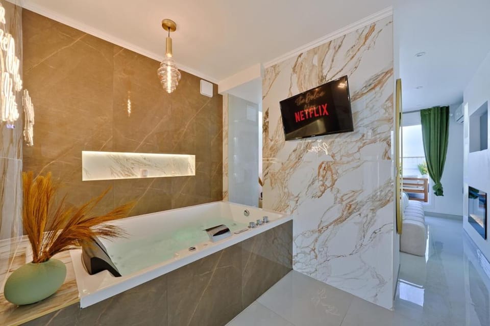 Luxury Dolce Jacuzzi Apartment in Vitry-sur-Seine