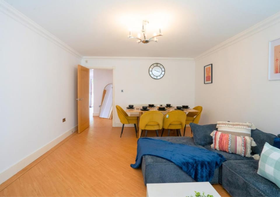 Living room, Dinner