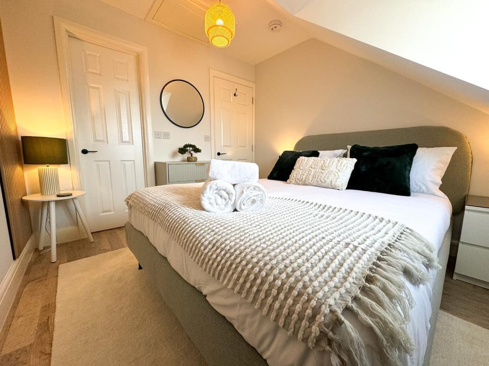 Bed, Bedroom