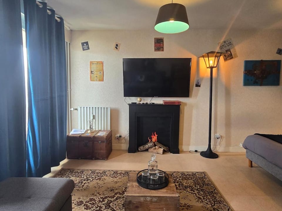 Le Sherlock - balcon - original - Wifi Apartment in Le Mans