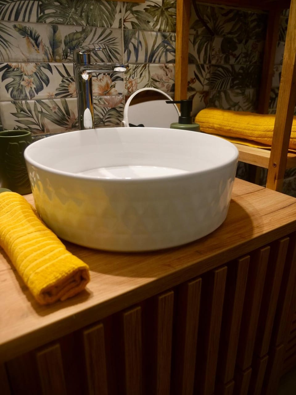 Bathroom, towels