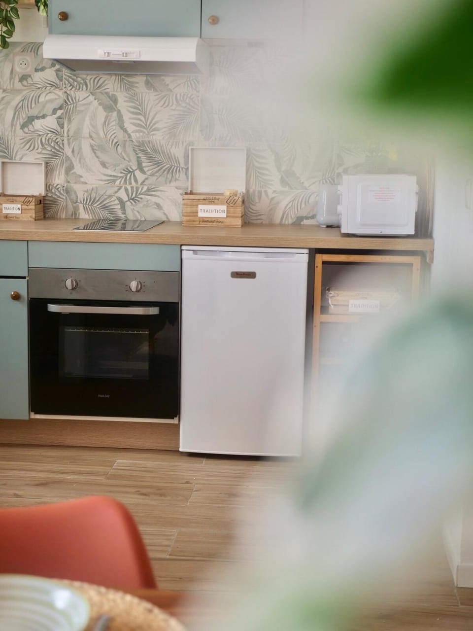 Kitchen or kitchenette, oven, stove
