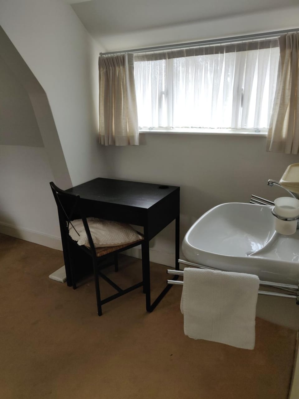 Zit slaapkamer op de 2e etage in een rietgedekte villa met gedeelde douche en keuken Apartment in Wassenaar