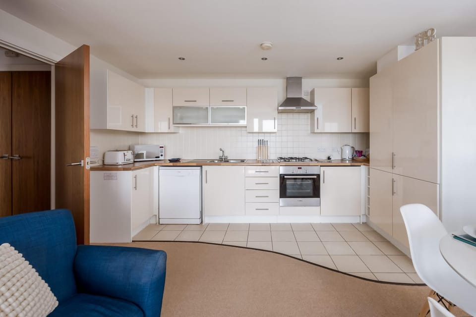 Kitchen or kitchenette, Seating area, Dining area, dishwasher, oven, pet friendly, stove, toaster