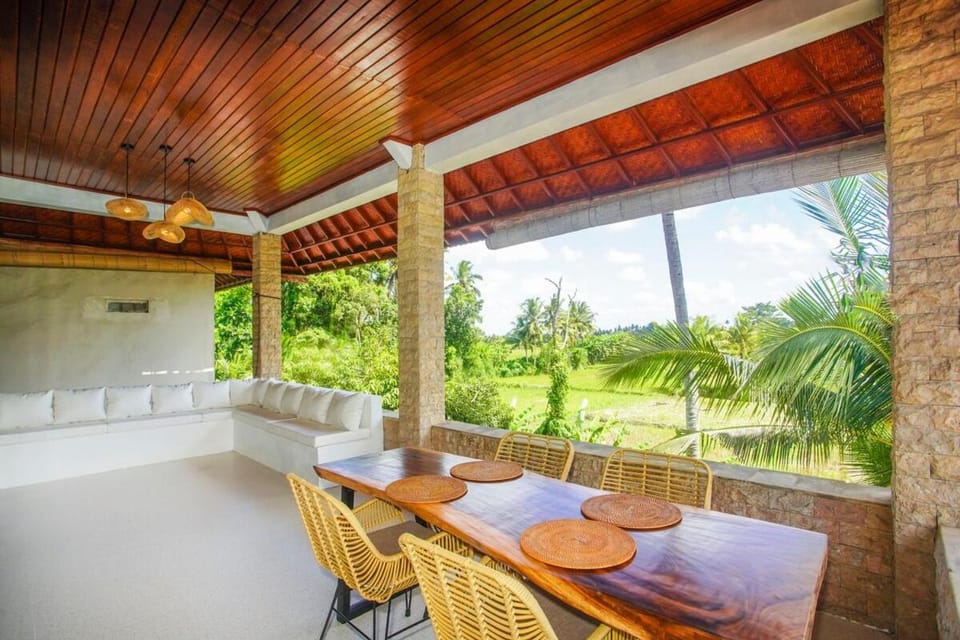 Ubud peaceful private villa with Rice fields view Villa in Abiansemal