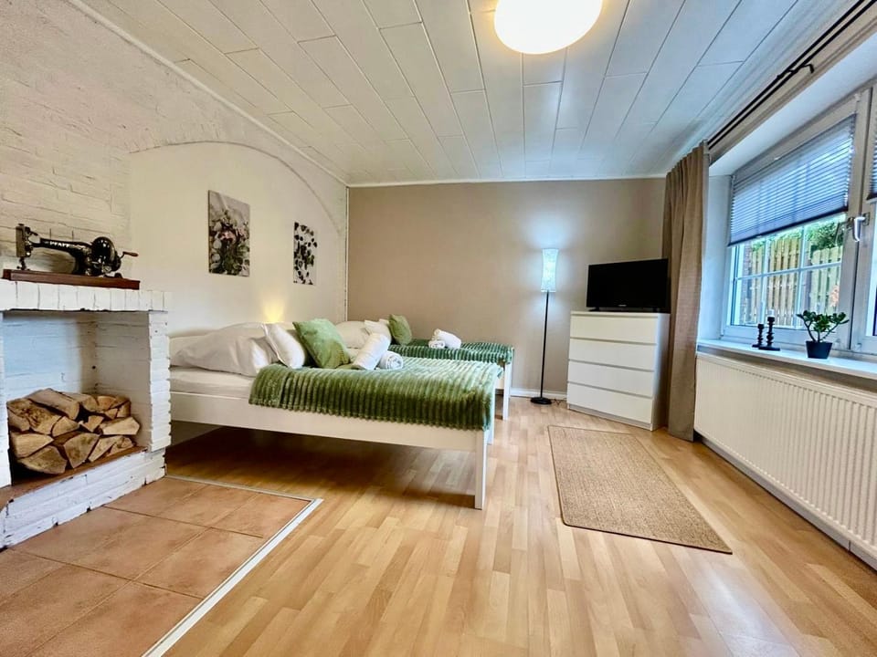 Bed, TV and multimedia, Photo of the whole room, Bedroom, heating, internet, towels, wardrobe