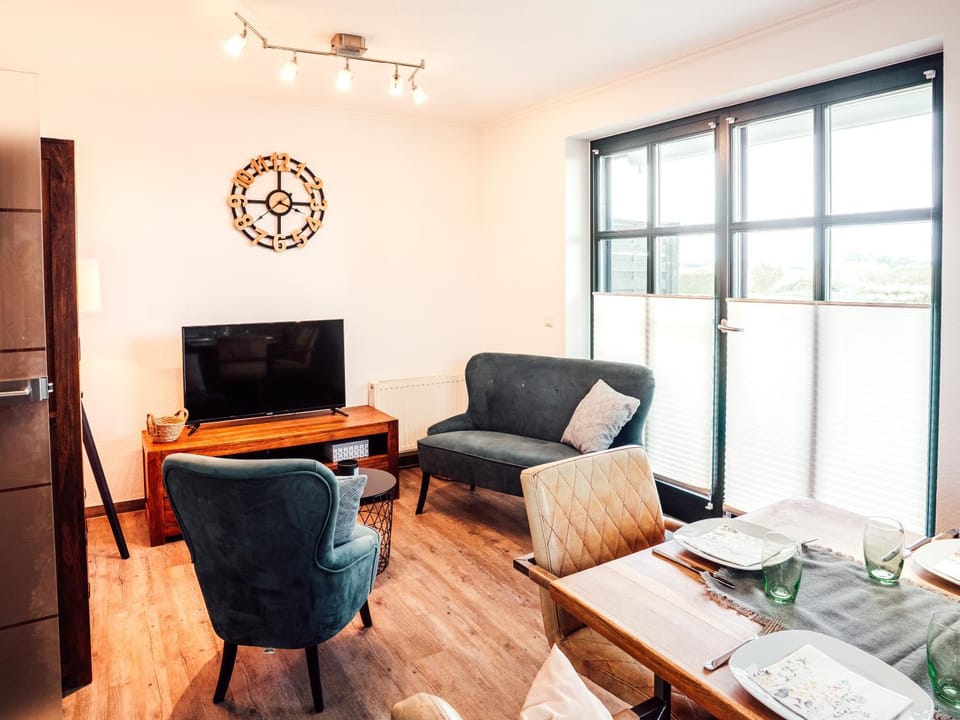 Communal lounge/ TV room, TV and multimedia, Living room