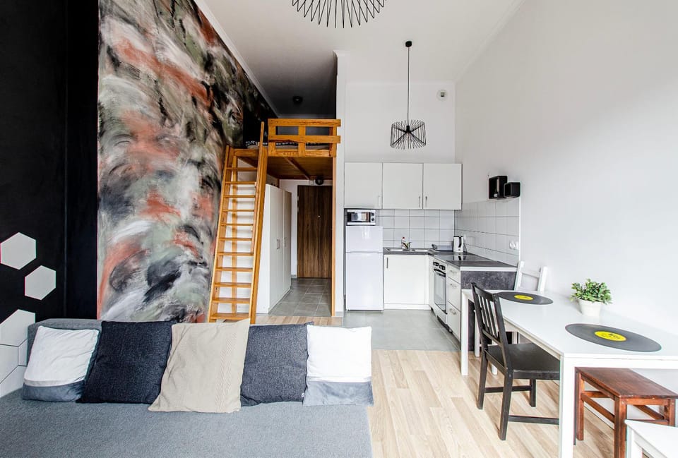 Old Town Apartment 38- Free Wifi, 24h check-in, Parking Apartment in Wroclaw
