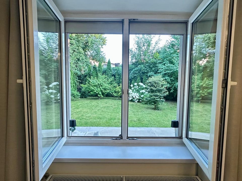 Garden, Bedroom