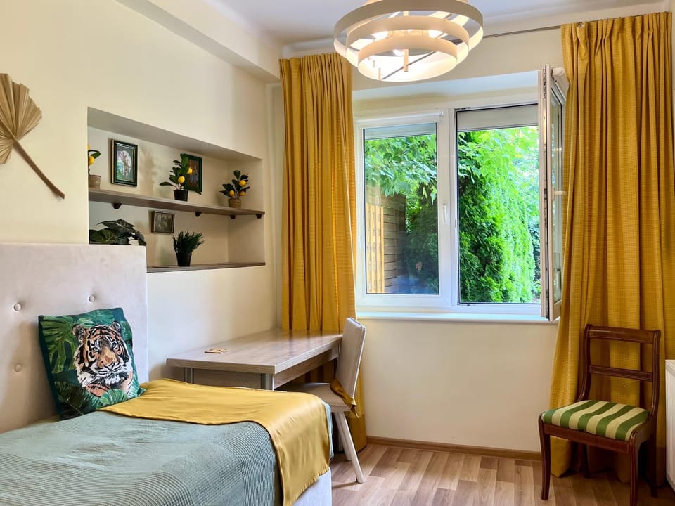 Bed, Photo of the whole room, Bedroom, Garden view