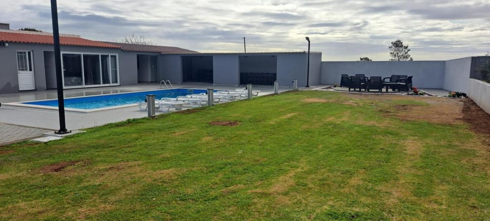 3BL Retreat - Escape & Poolparty Apartment in Azores District