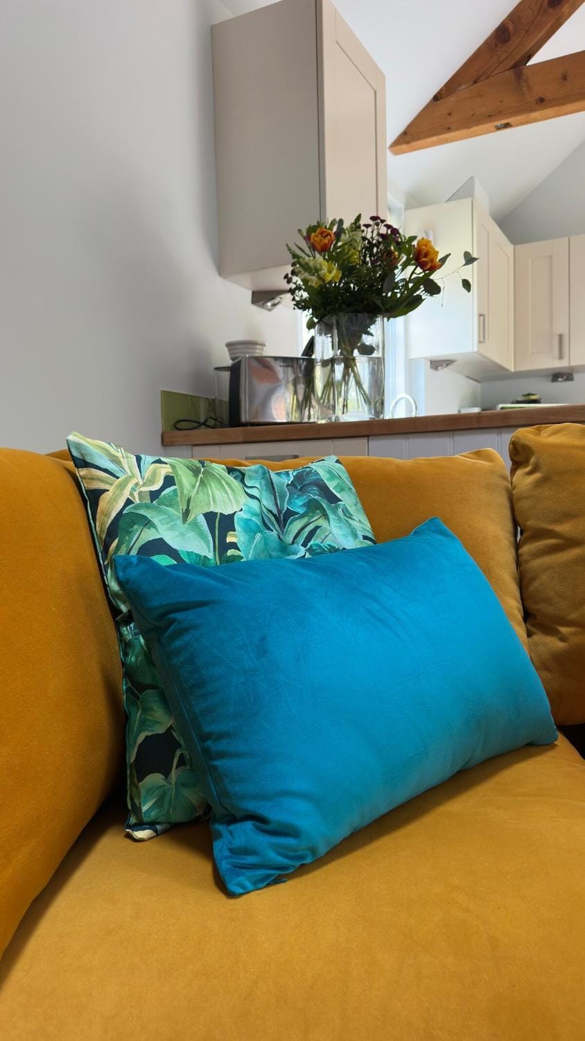 Kitchen or kitchenette, Living room, Decorative detail, Seating area