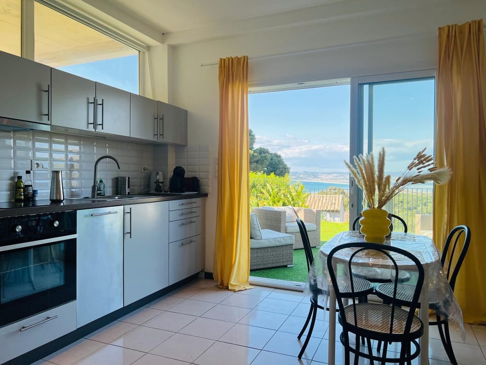 Studio Presqu'île de Giens vue mer Apartment in Hyères