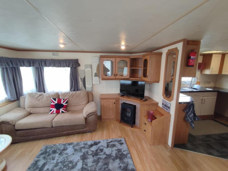 TV and multimedia, Kitchen or kitchenette, Living room