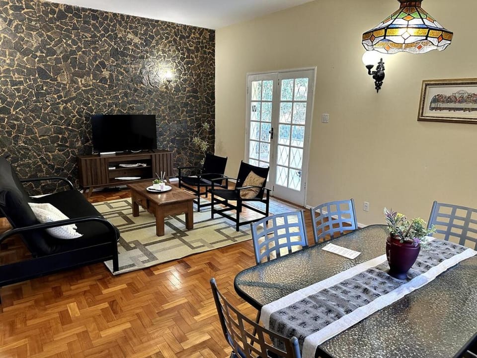 Casa Amarela House in State of Rio de Janeiro