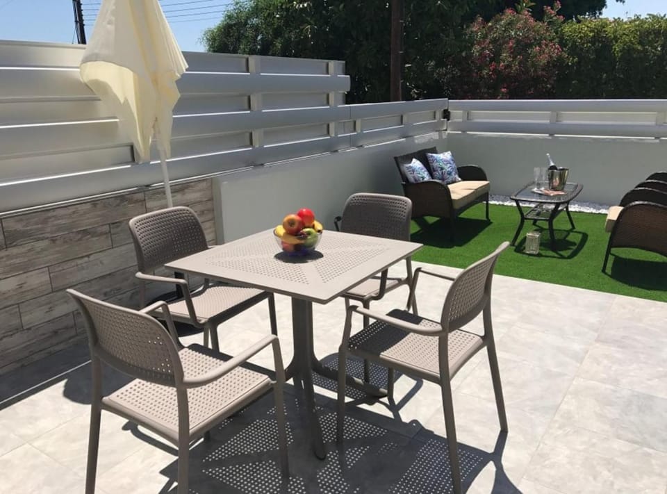 Patio, Garden, Garden view