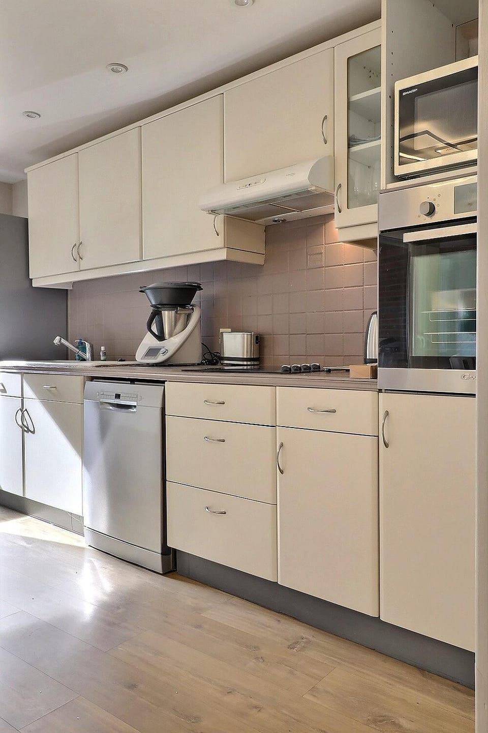 Kitchen or kitchenette, dishwasher, pet friendly, stove
