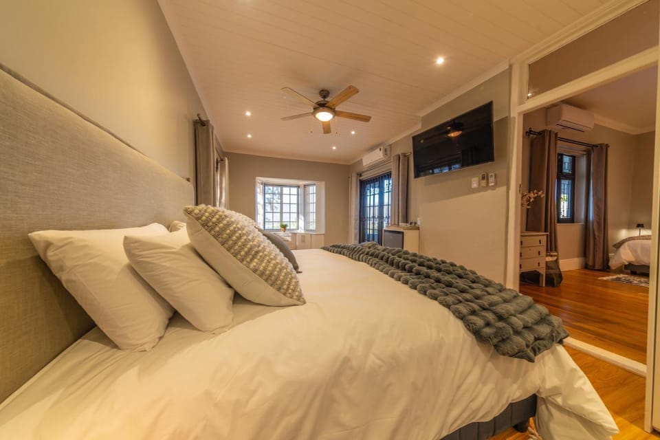 LEO Sky Guest House Bed and Breakfast in Cape Town