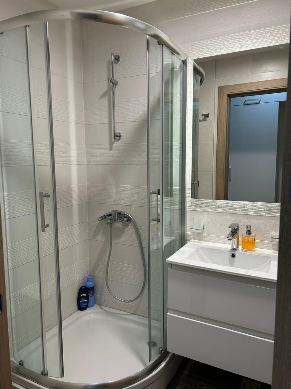 Violet Studio-Master Kvart Apartment in Podgorica