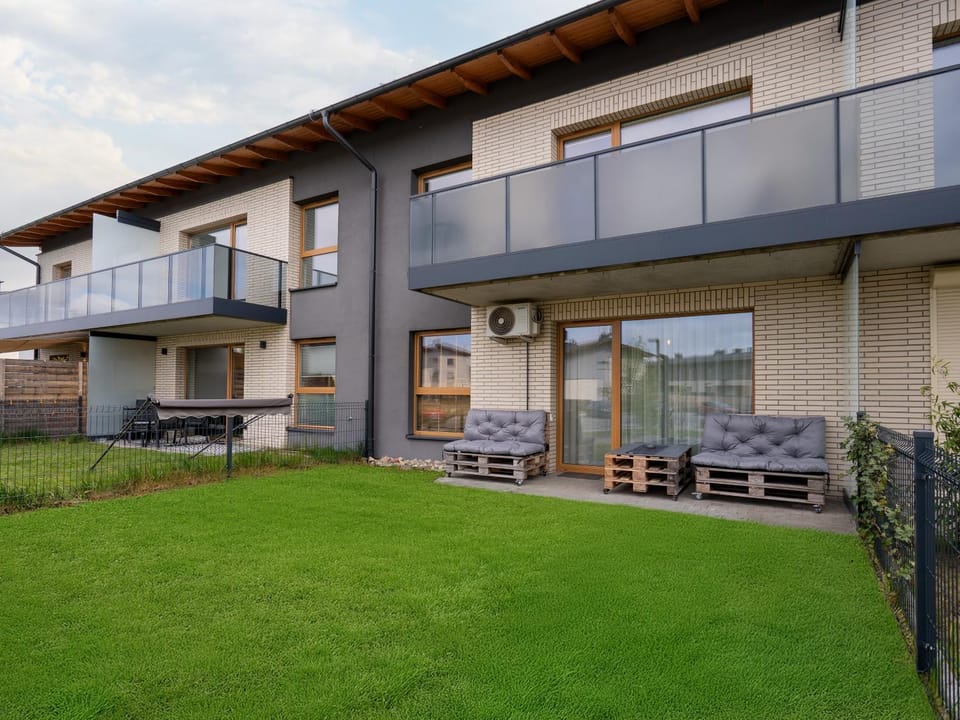 Property building, Day, Garden, Balcony/Terrace, Garden view