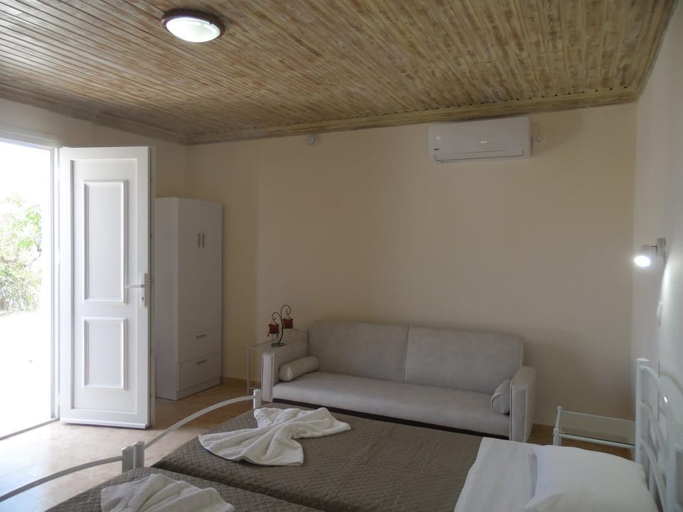 Irini Studios Apartment in Karpathos, 857 00, Greece