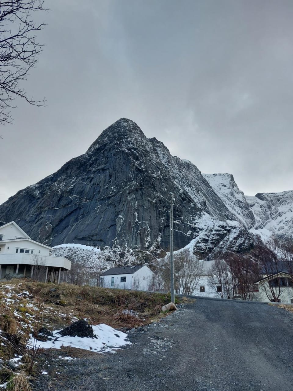 Nearby landmark, Neighbourhood, Natural landscape, Mountain view