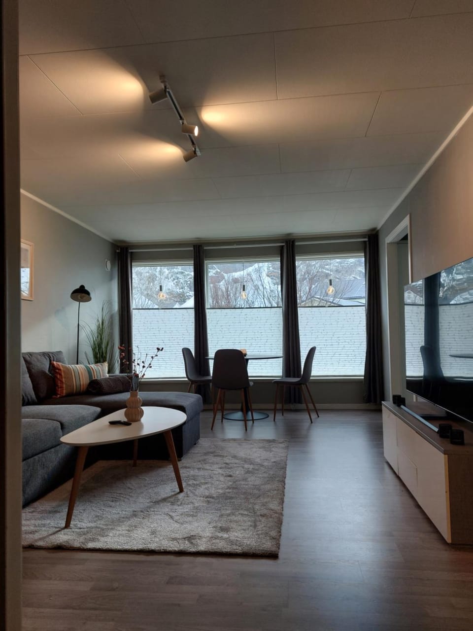 TV and multimedia, Living room, Seating area