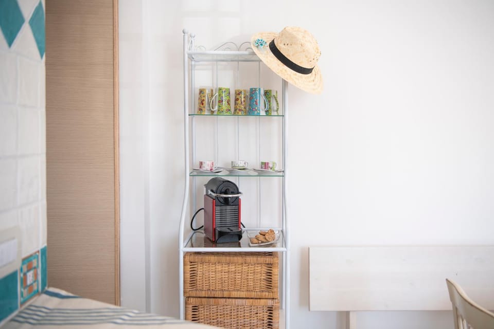Coffee/tea facilities, Kitchen or kitchenette