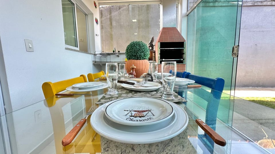 Seating area, Dining area