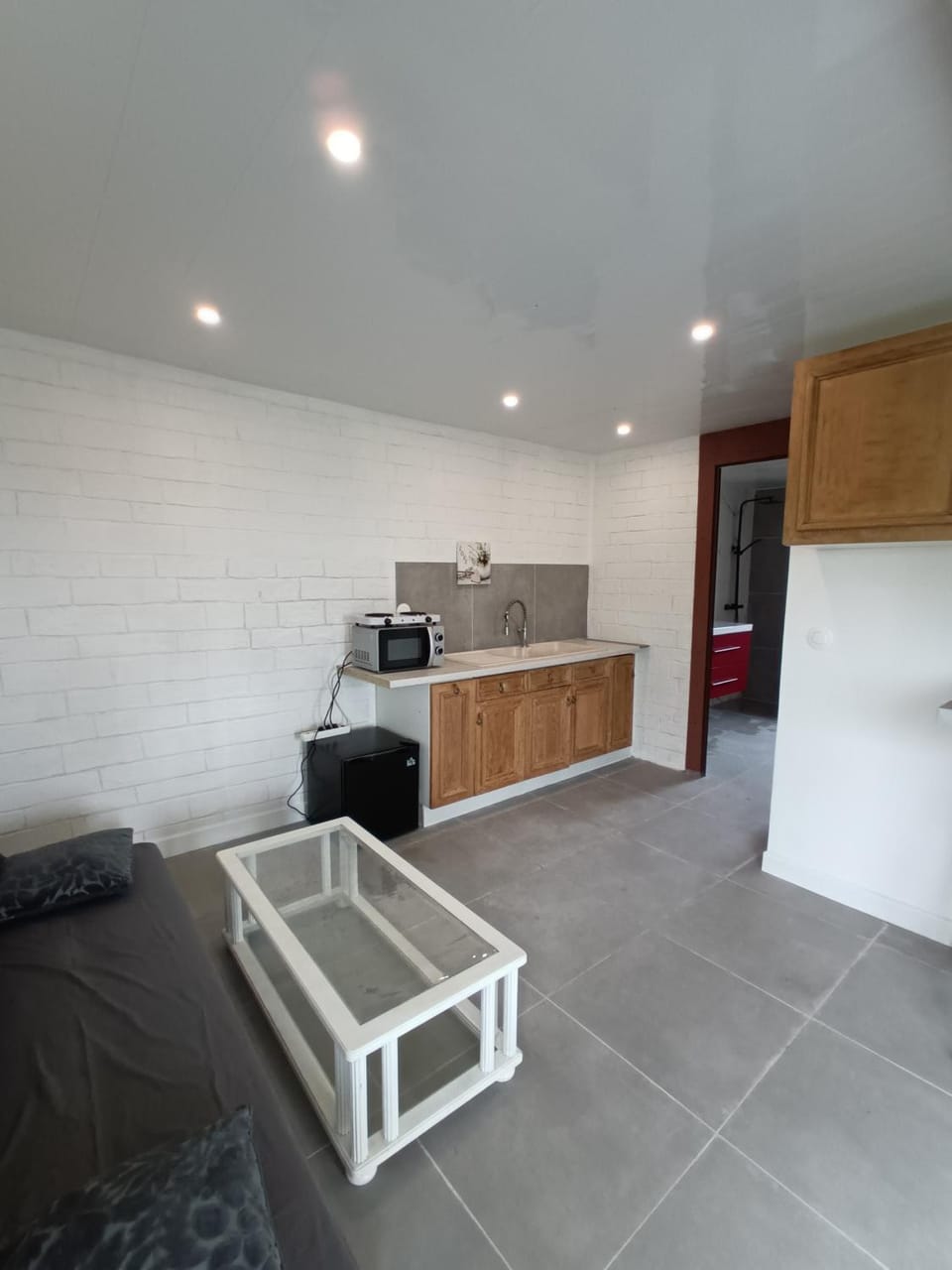 Kitchen or kitchenette, stove