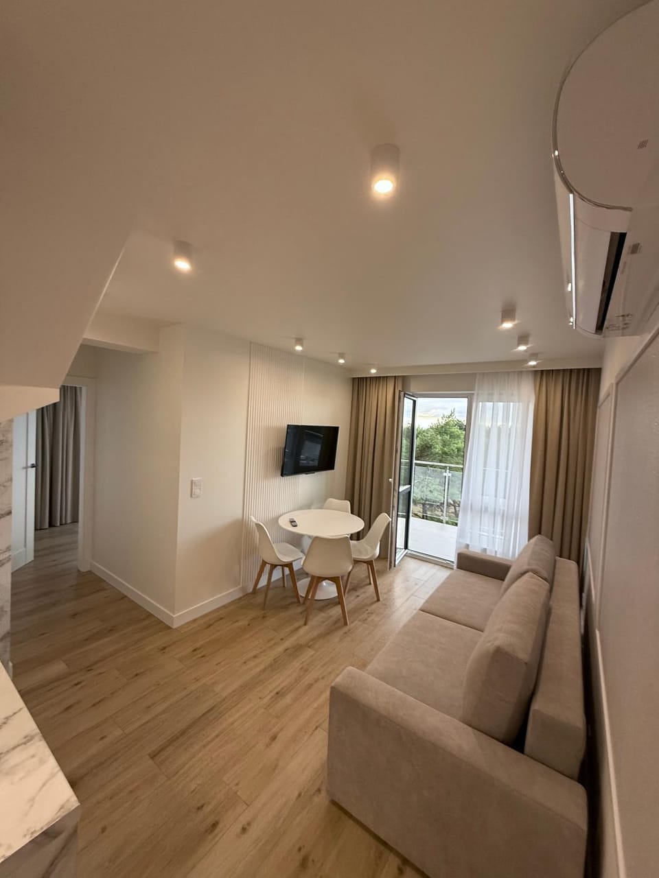 Communal lounge/ TV room, TV and multimedia, Living room, Seating area