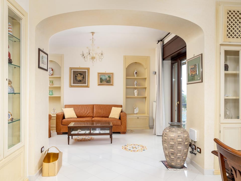 Living room, Seating area, furniture