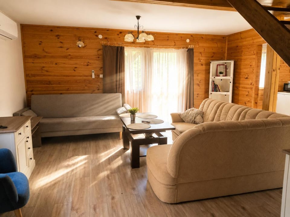 Domek u Bartnika z basenem na Mazurach House in Poland