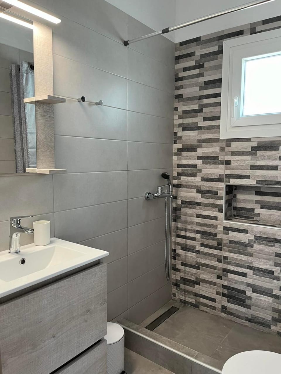 Shower, Toilet, Bathroom