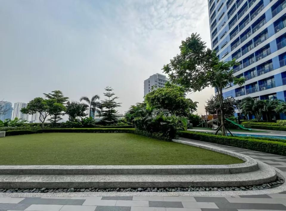 La Casa Air at SMDC Air Residences, Ayala Makati near shopping Malls and Makati Medical Center Apartment in Makati