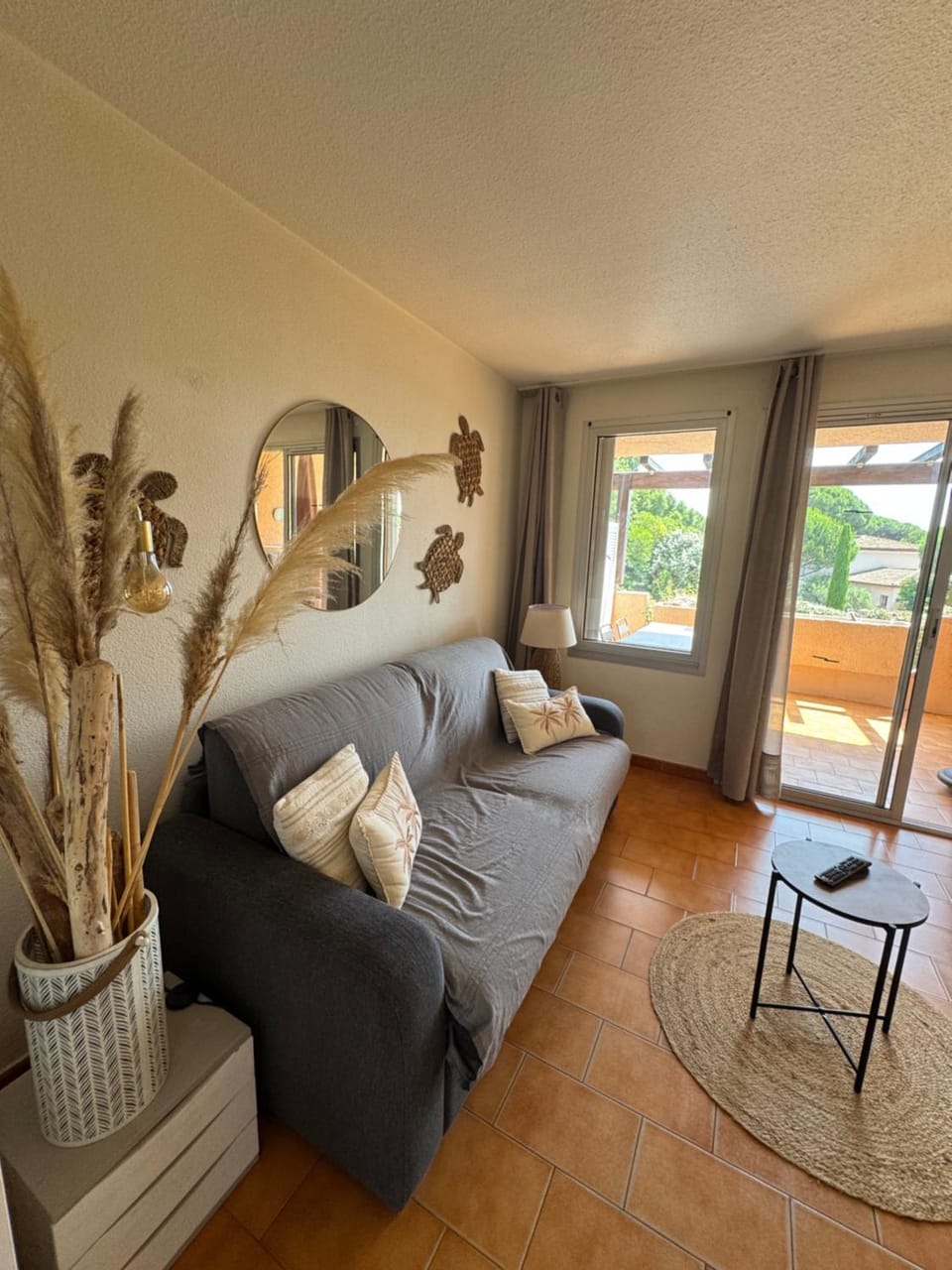 Studio vue mer panoramique, accès plage, piscine Apartment in Sainte-Maxime