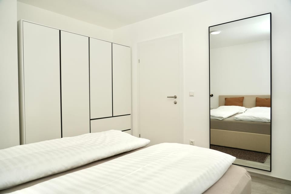 Bed, Bedroom, wardrobe