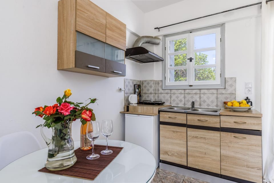 Kitchen or kitchenette, stove