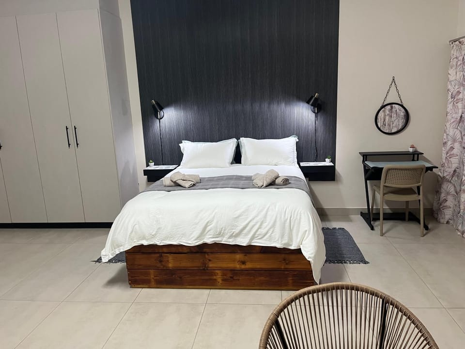 Bed, Photo of the whole room, Bedroom, wardrobe