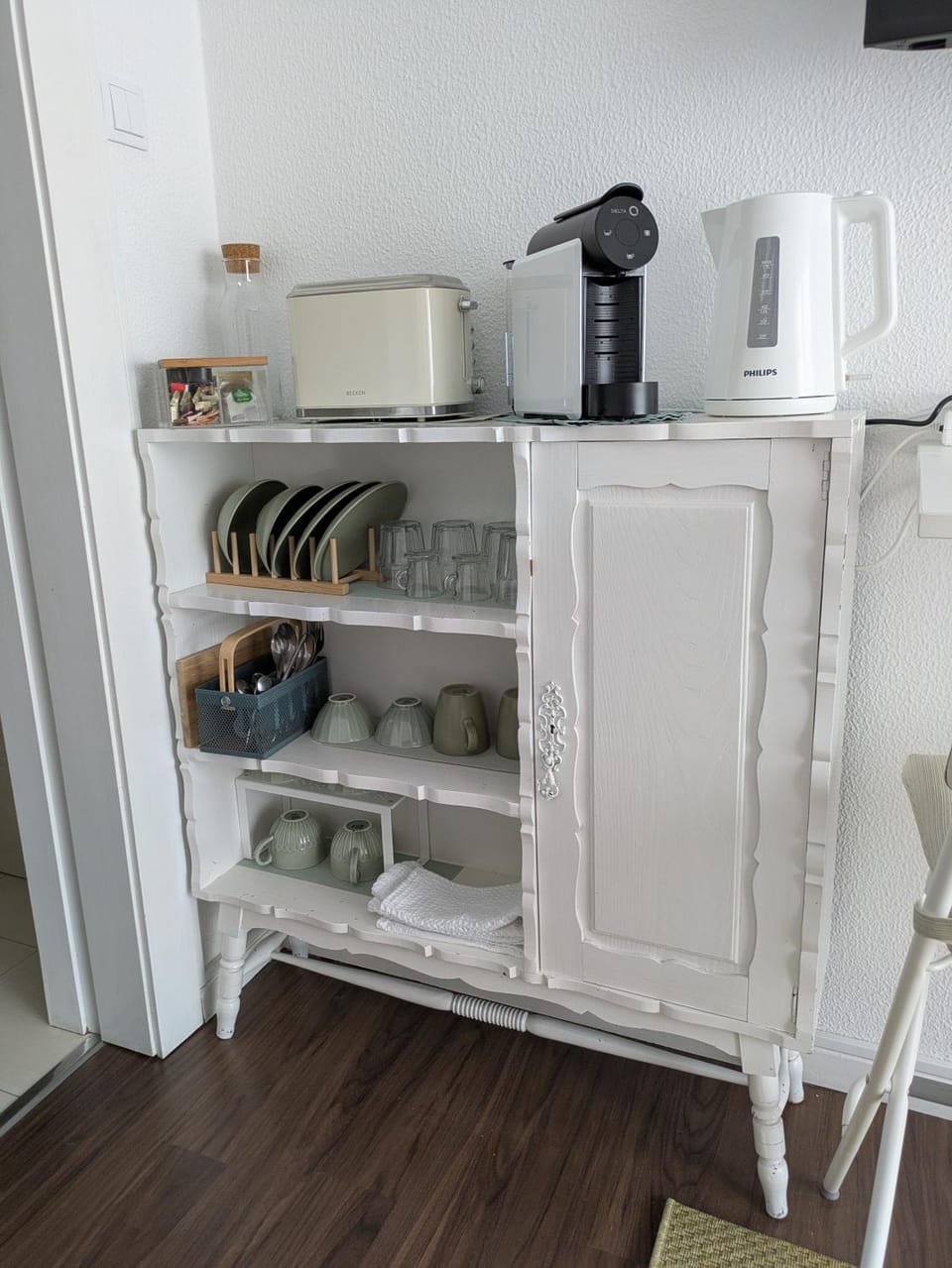 Coffee/tea facilities, toaster