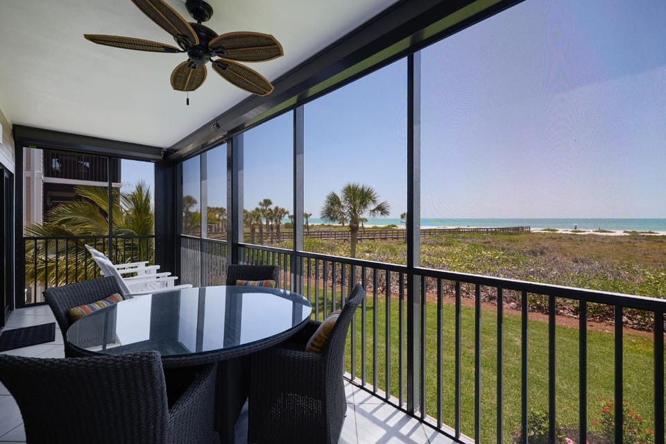 Bandy Beach E101 - Beachfront 3BR Townhome House in Sanibel Island