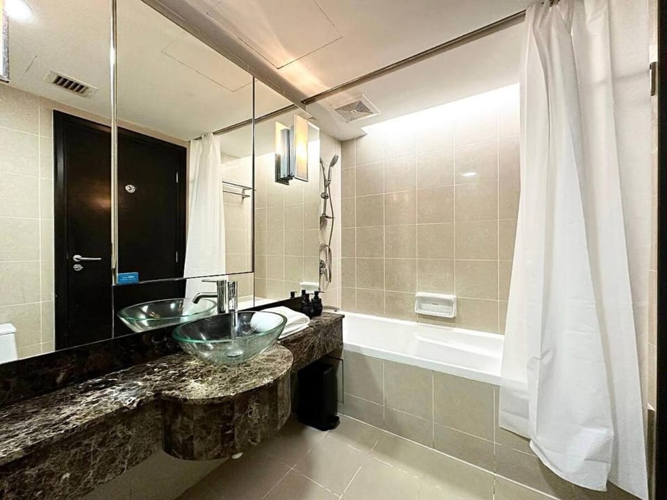 Shower, Bathroom, towels